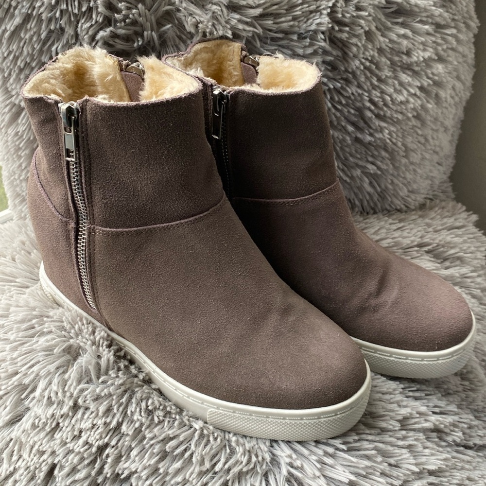 Women’s shoes